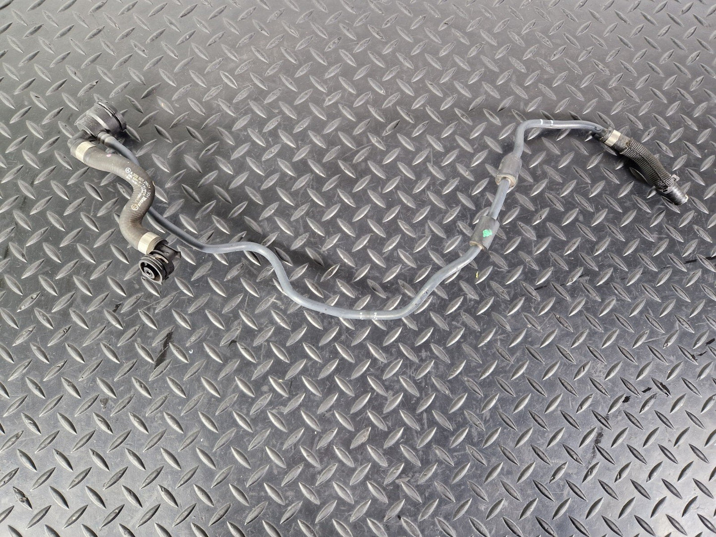 14-21 MERCEDES BENZ W205 WATER COOLING PIPE HOSE LINE A2055012525 A2055012601