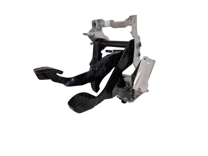 16-19 AUDI A4 B9 GENUINE BRAKE & CLUTCH PEDAL BOX ASSEMBLY 8W2721117