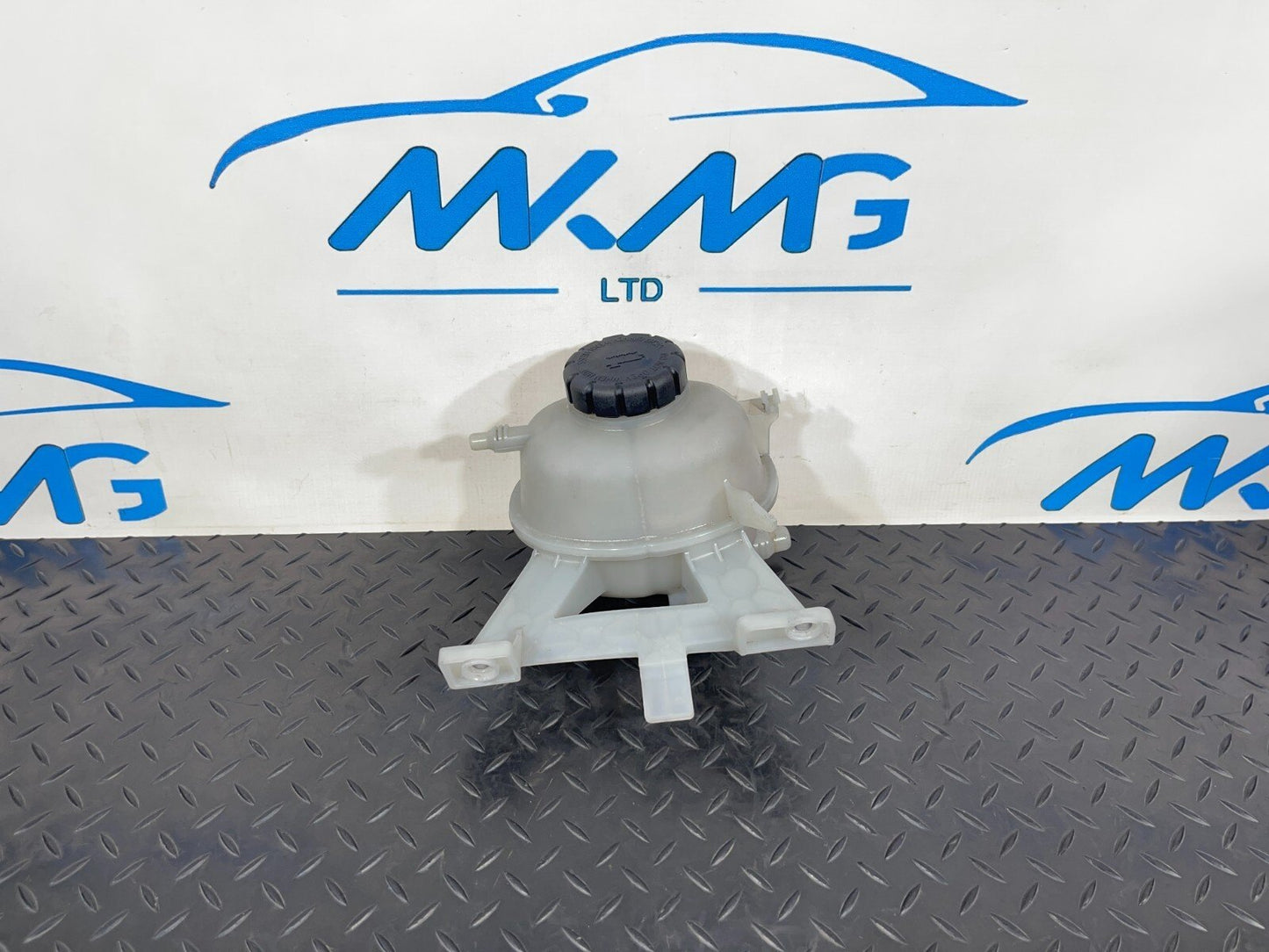 19-ON MERCEDES A CLASS EQ W177 V177 A250e COOLANT EXPANSION TANK A2475000149