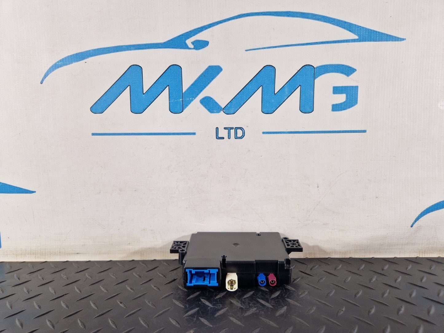 16-19 MERCEDES BENZ GLE W166 GEN3 PLUG-IN-HYBRID CONTROL MODULE ECU A2059000624