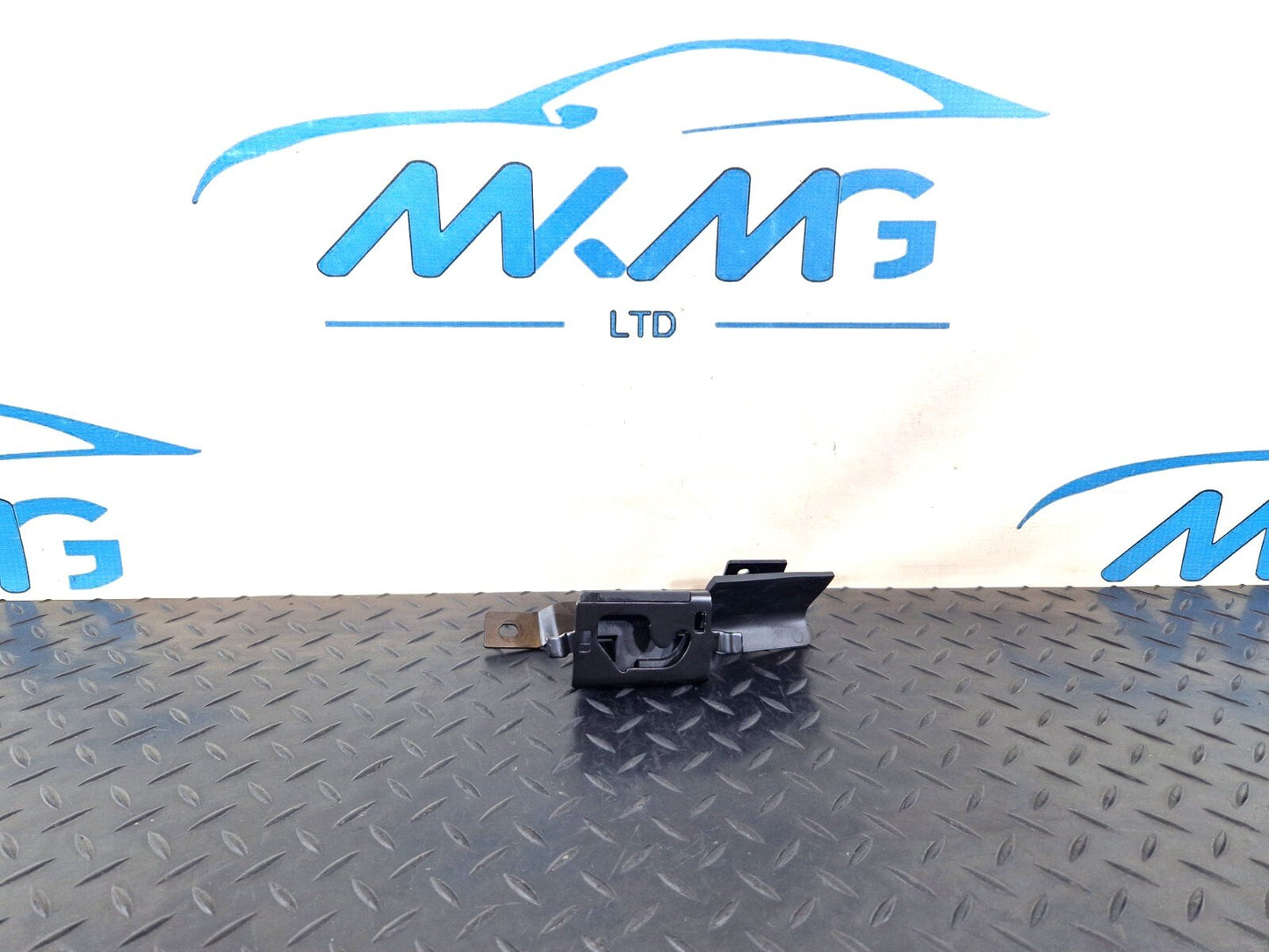 14-21 MERCEDES BENZ C300h W205 OEM PARCEL SHELF LOAD BRACKET A2058605600