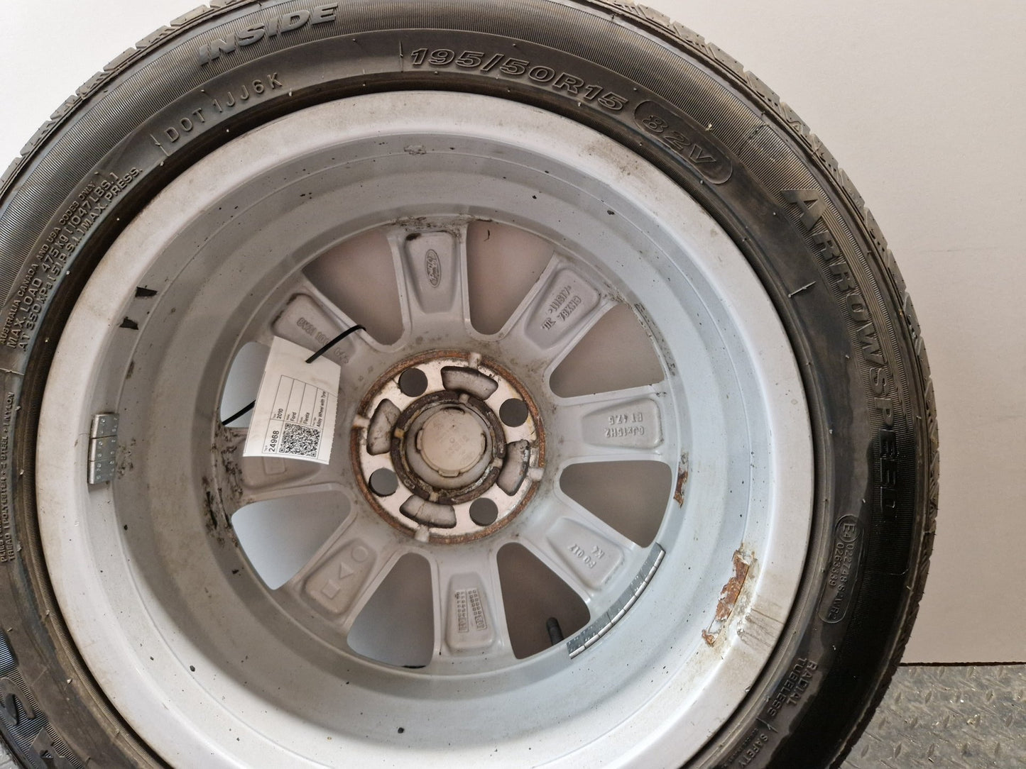 Ford Fiesta MK7 15" Alloy Wheel with Tyre 195/50/15 ~6mm 8V21-1007-GA