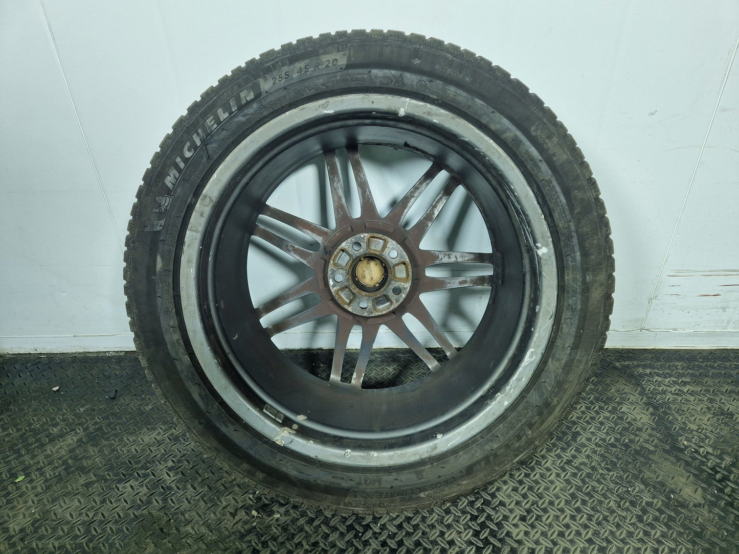 Audi Q5 20" Alloy Wheel with Tyre 6mm 255/45/20 8R0601025R