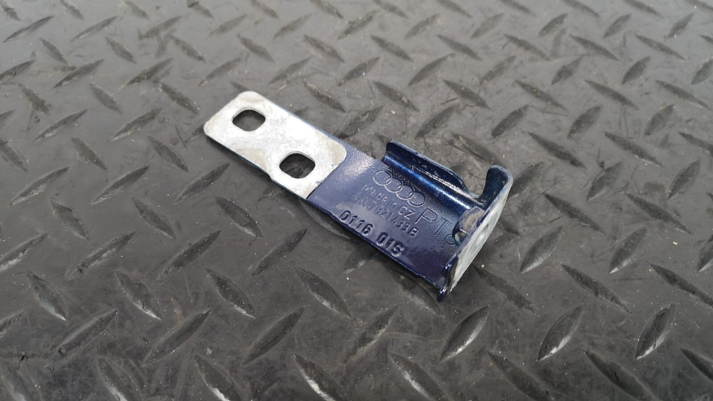 16-19 AUDI A4 B9 S-LINE GENUINE FRONT LEFT PASSENGER SIDE WING BRACKET 8W0821433