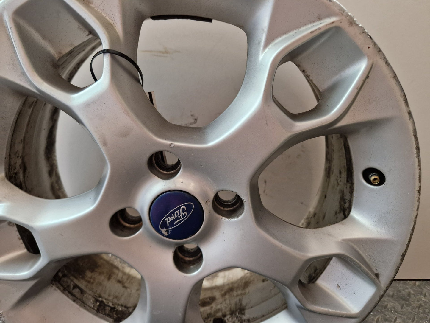 Ford Fiesta MK7 Hatchback 17" 5 Spoke Snowflake Alloy Wheel 7x17 Genuine