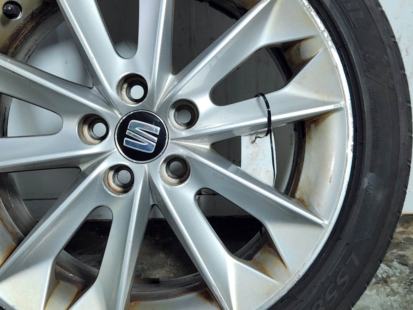 Seat Ibiza MK4 FL - 6J 16" Alloy Wheel with Tyre 215/45/16 6J0601025N