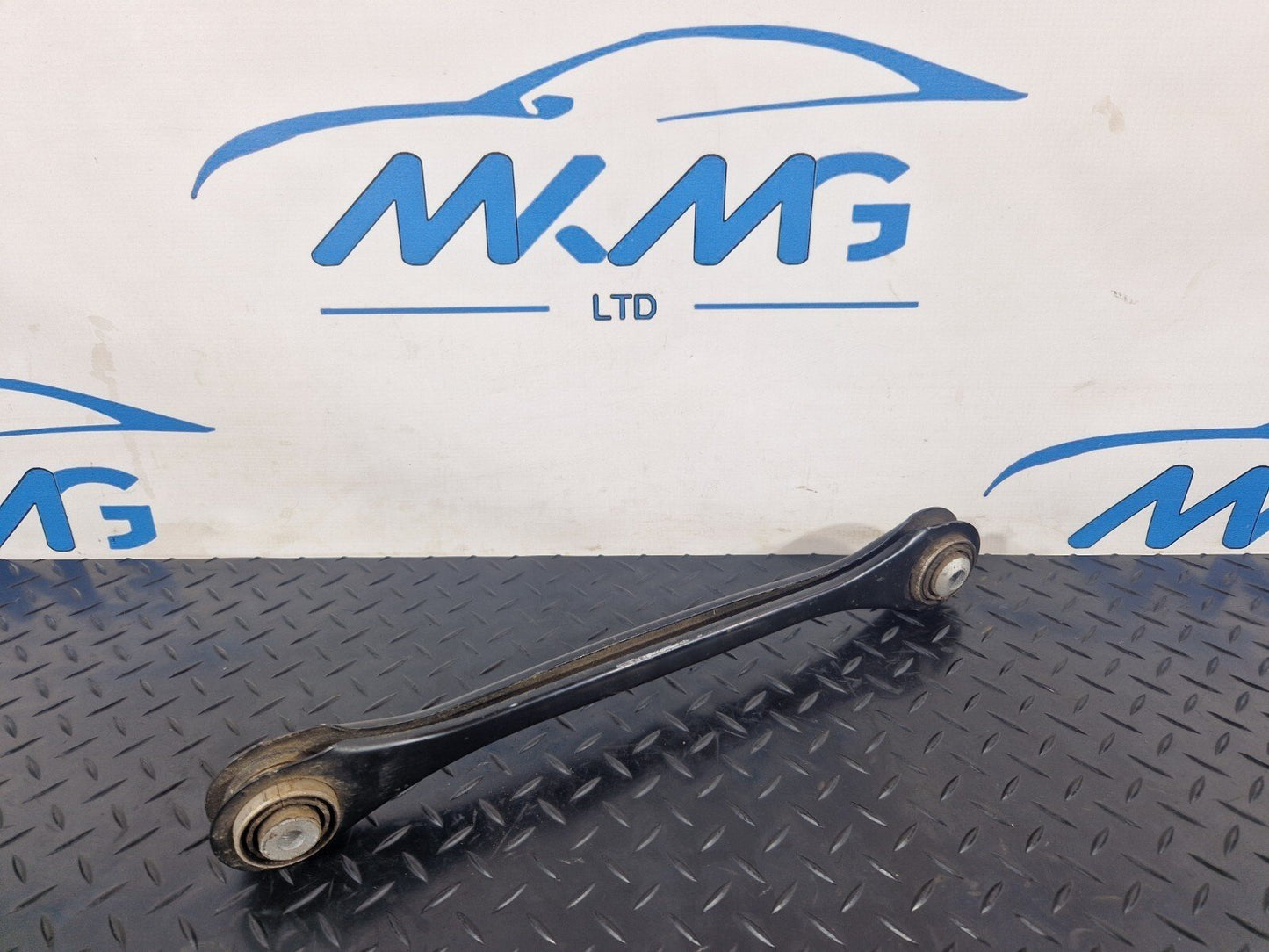 16-19 AUDI A4 B9 AVANT GENUINE REAR LEFT LOWER CONTROL ARM 4M0505291D