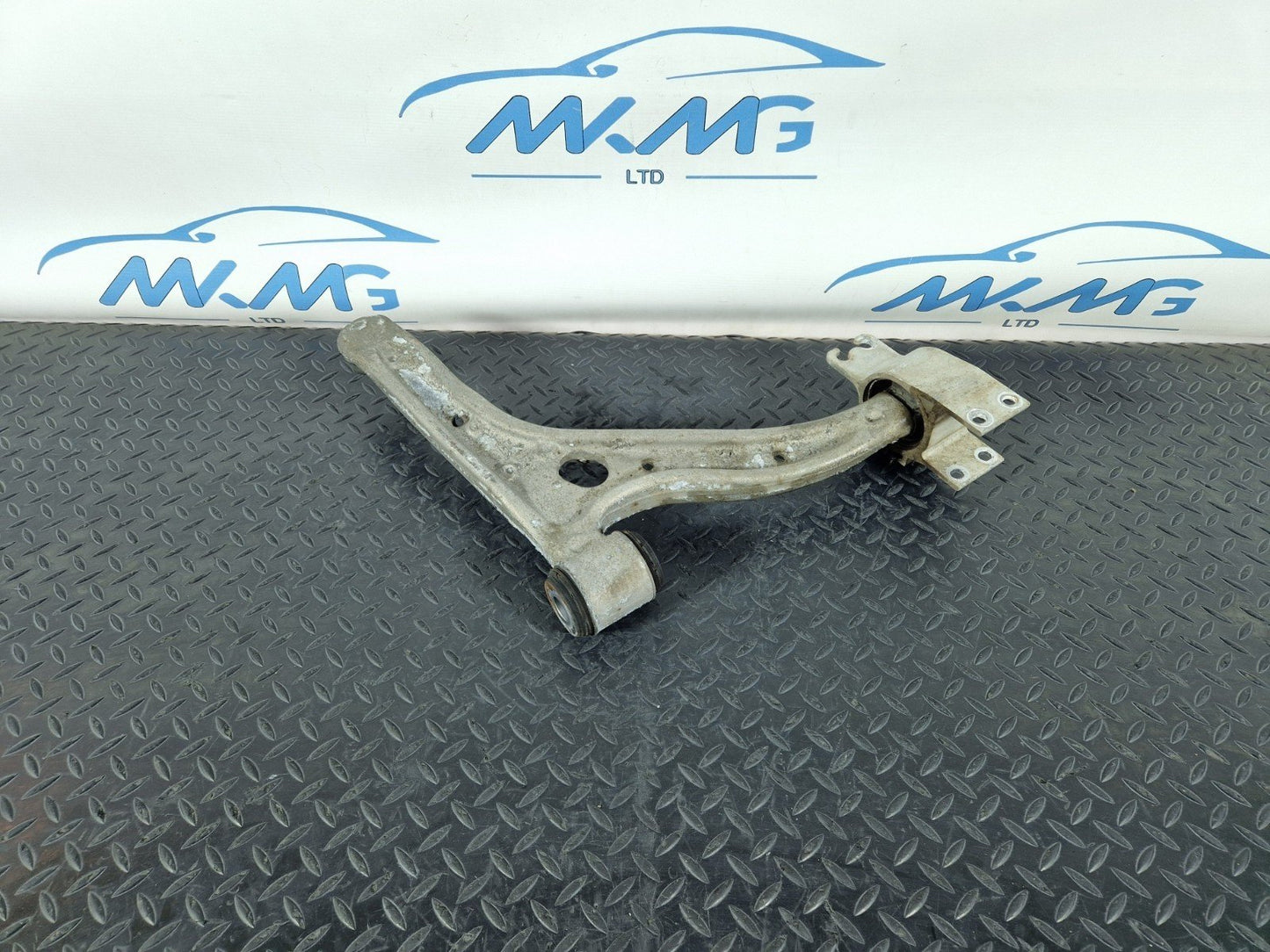 12-18 MERCEDES BENZ W176 OEM FRONT LEFT LOWER SUSPENSION ARM A2463330300