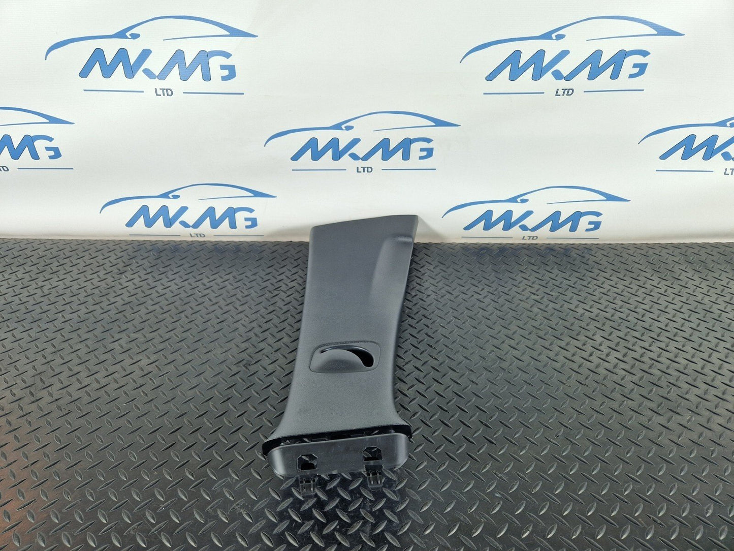 18-ON MERCEDES A CLASS W177 RIGHT DRIVER SIDE B-PILLAR TRIM PANEL A1776900300