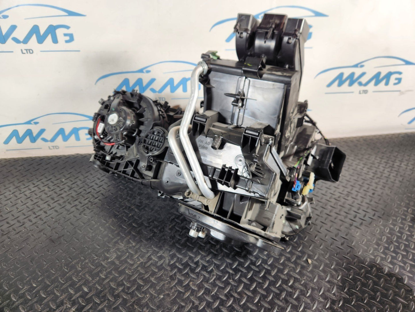 10-18 VW TOUAREG 7P GENUINE HEATER MATRIX BOX 5WC816005D