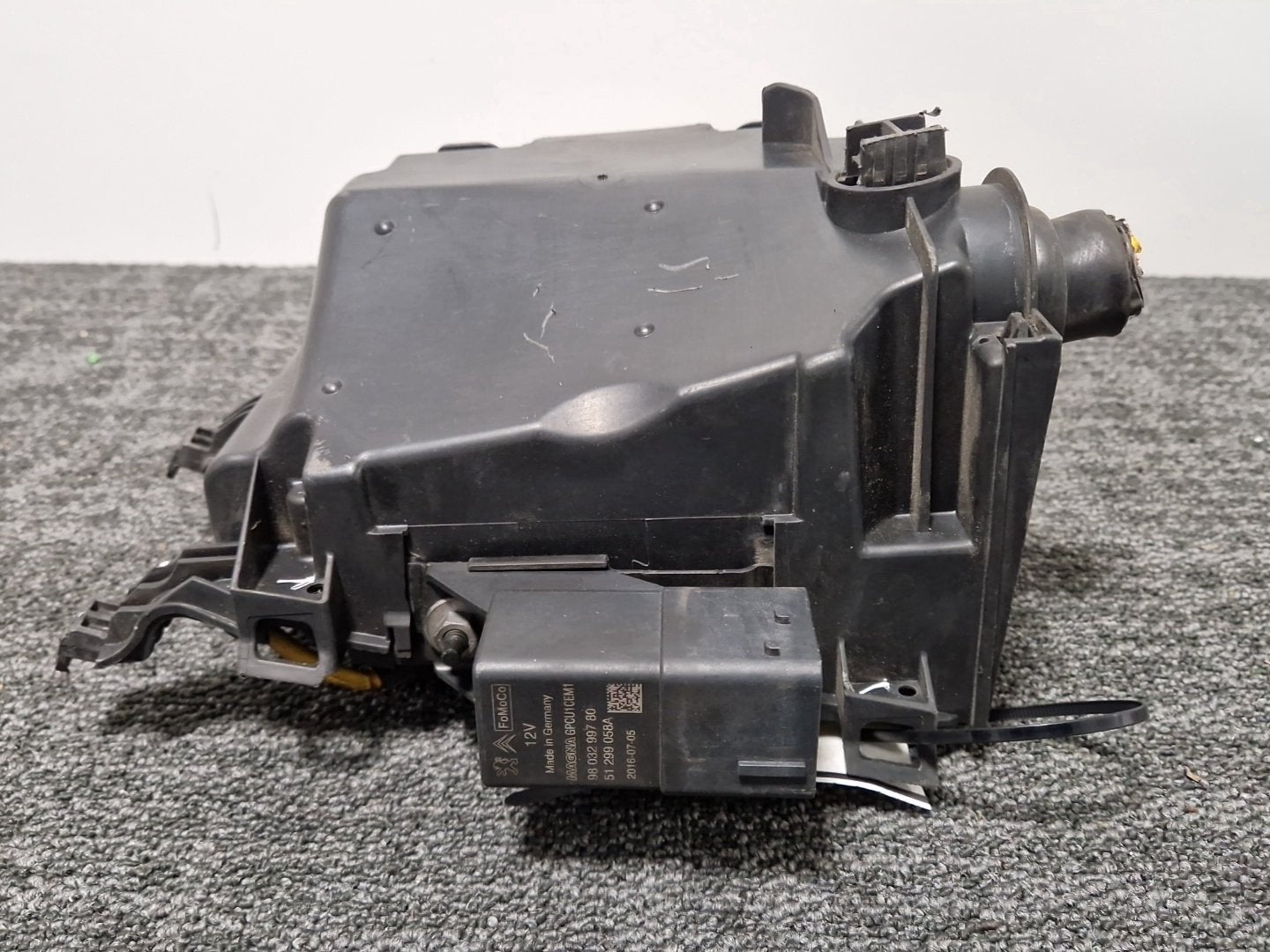 Citroen C4 Picasso MK2 (B78) MPV 1.6 Diesel Genuine Fuse Box Relay