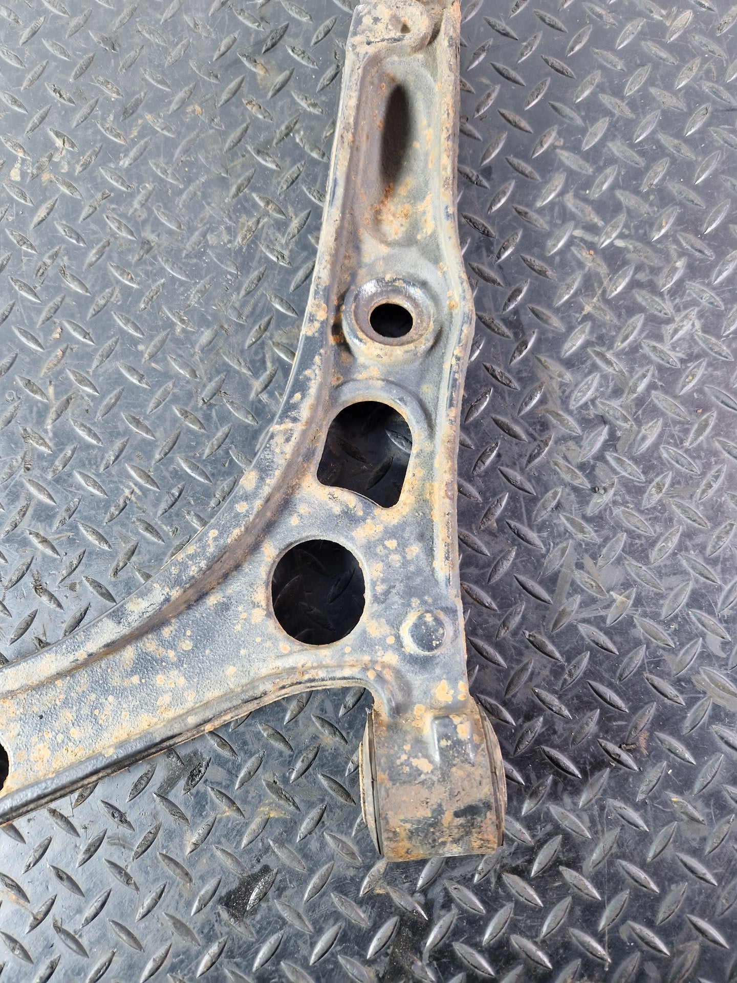 Peugeot Boxer MK3 Cargo Van Front Right Driver Side Wishbone 50712142