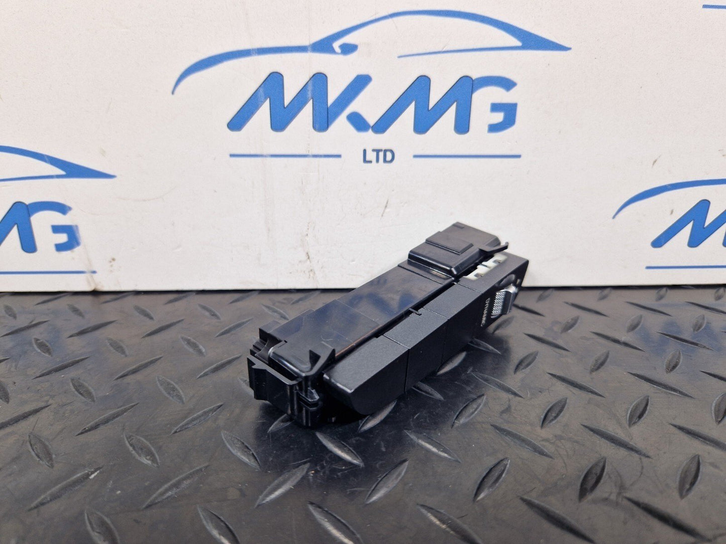 14-21 MERCEDES BENZ C200 W205 DYNAMIC DRIVING MODE SWITCH PANEL A2059056707