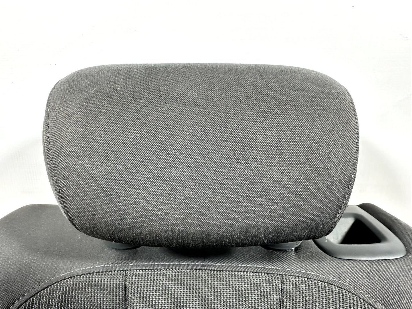 16-19 AUDI A4 B9 SALOON GENUINE REAR LEFT BACKREST SEAT WITH HEADREST CLOTH