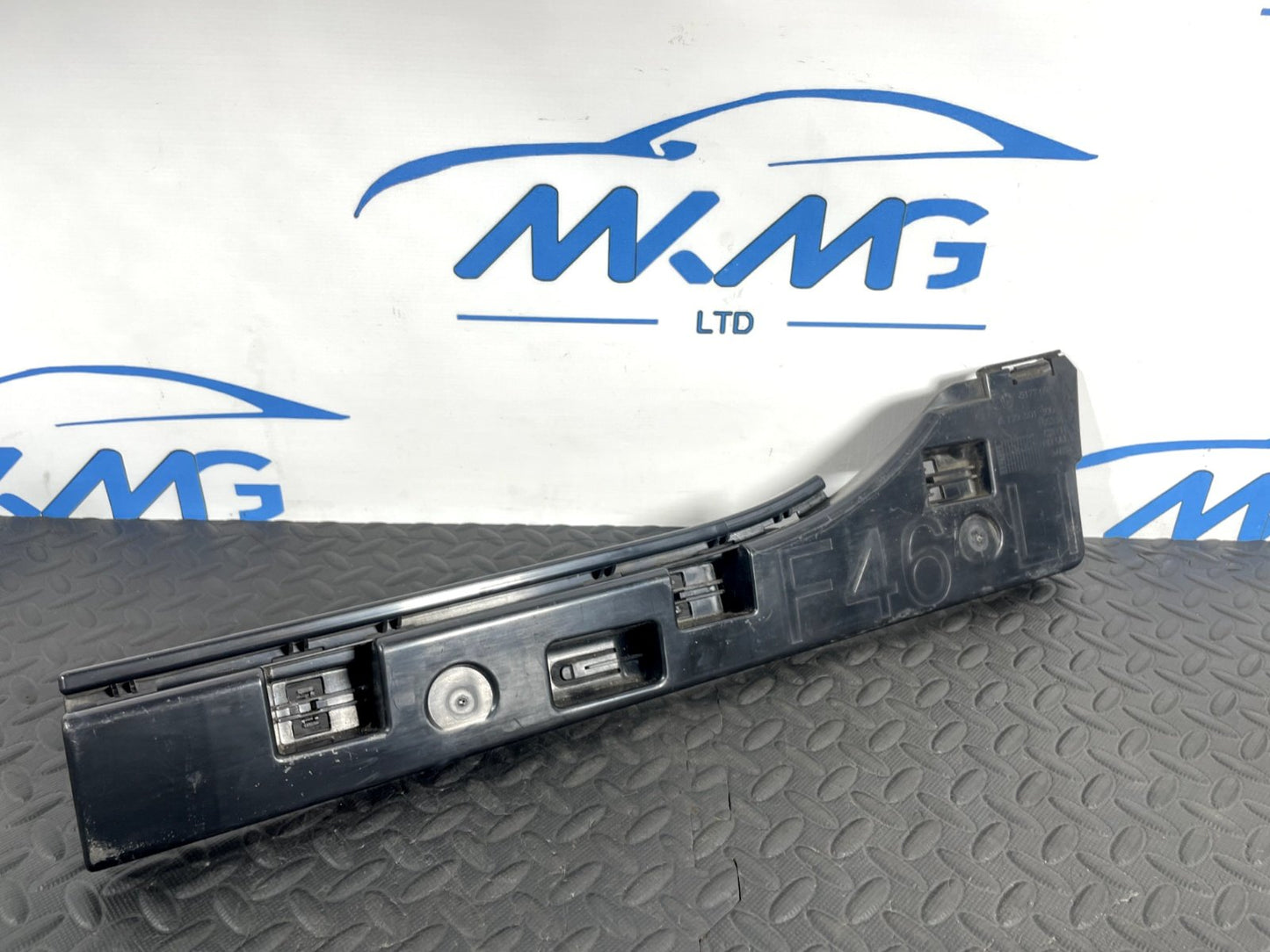 14-21 BMW 2 SERIES GRAN TOURER F46 GENUINE REAR LEFT SIDE SKIRT BRACKET 7318861