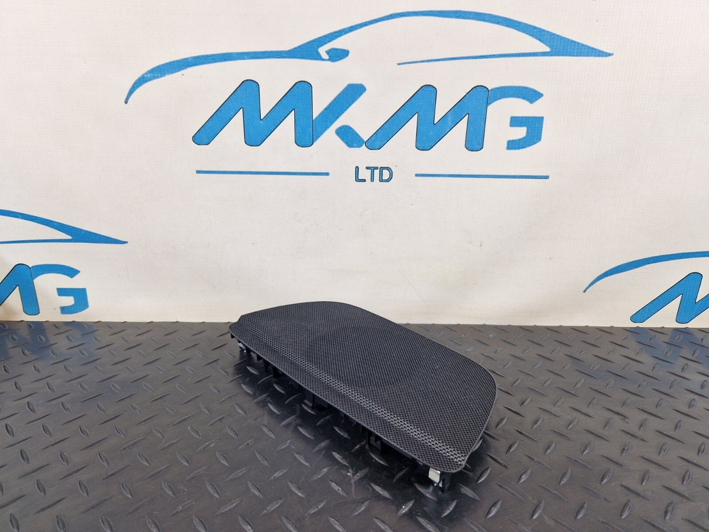 18-ON MERCEDES BENZ A CLASS W177 DASHBOARD TOP SPEAKER COVER TRIM A1776801000
