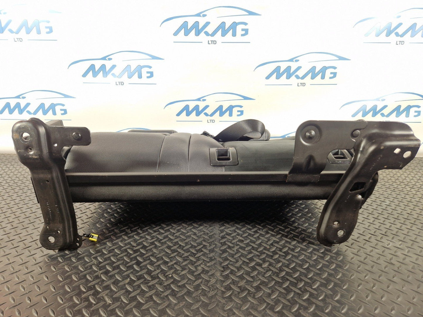 11-19 MERCEDES BENZ ML W166 REAR SEAT BACKREST LEFT SIDE HALF LEATHER IN BLACK