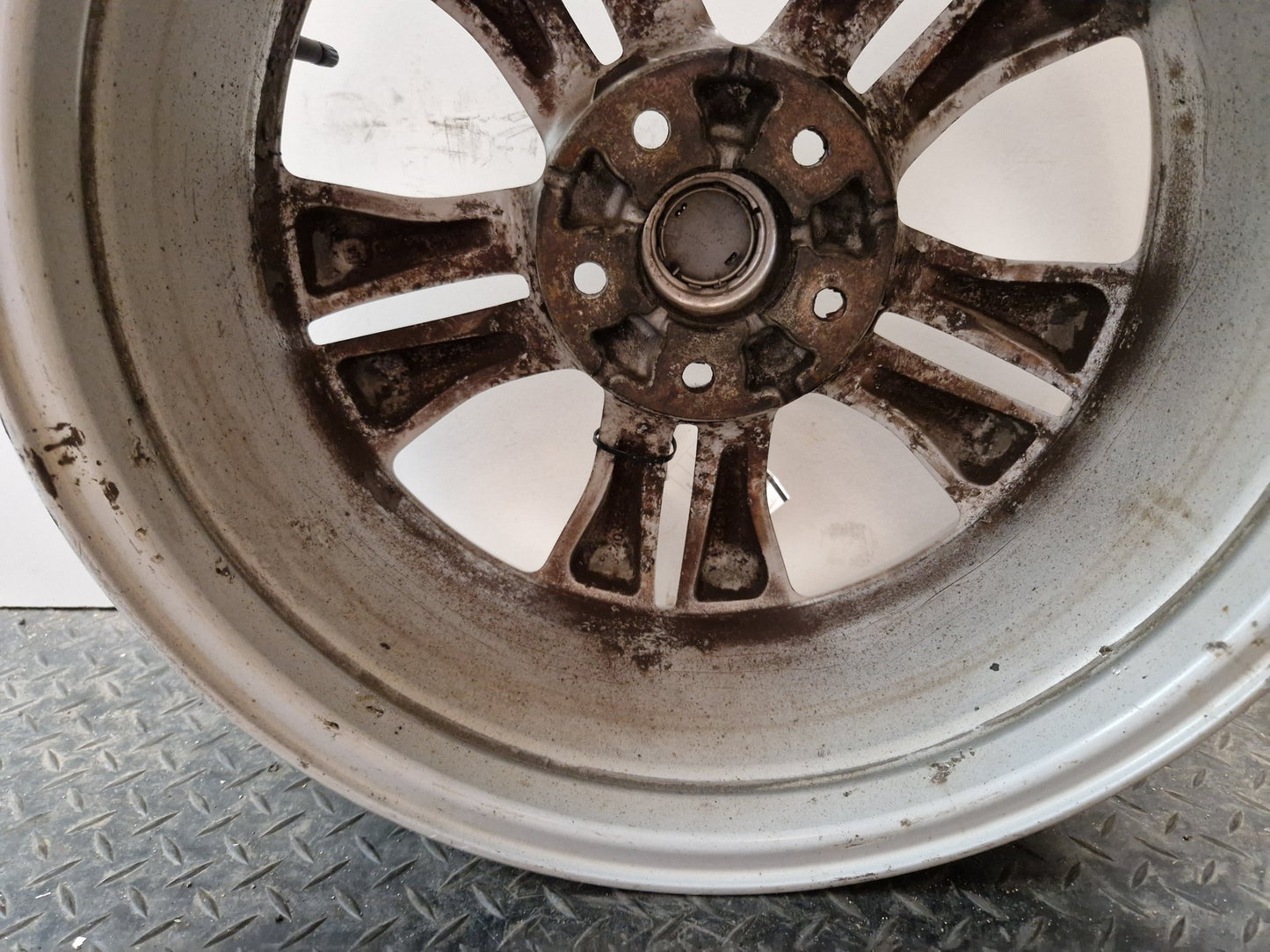 2012 Nissan Qashqai MK1 FL (J10) 17" 5 Double Spoke Alloy Wheel