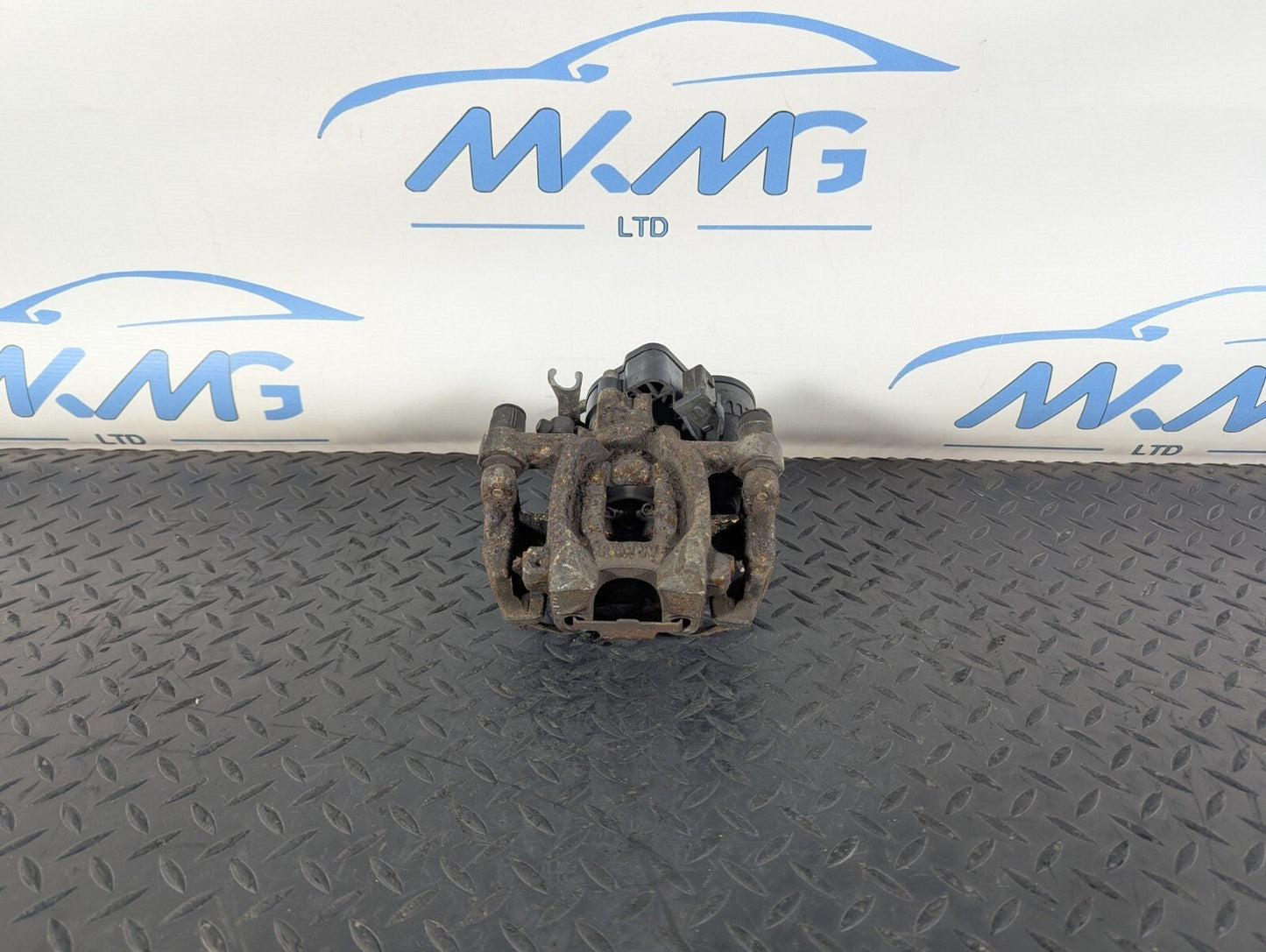 14-21 BMW 2 SERIES GRAN TOURER F46 GENUINE REAR LEFT SIDE BRAKE CALIPER 6798957