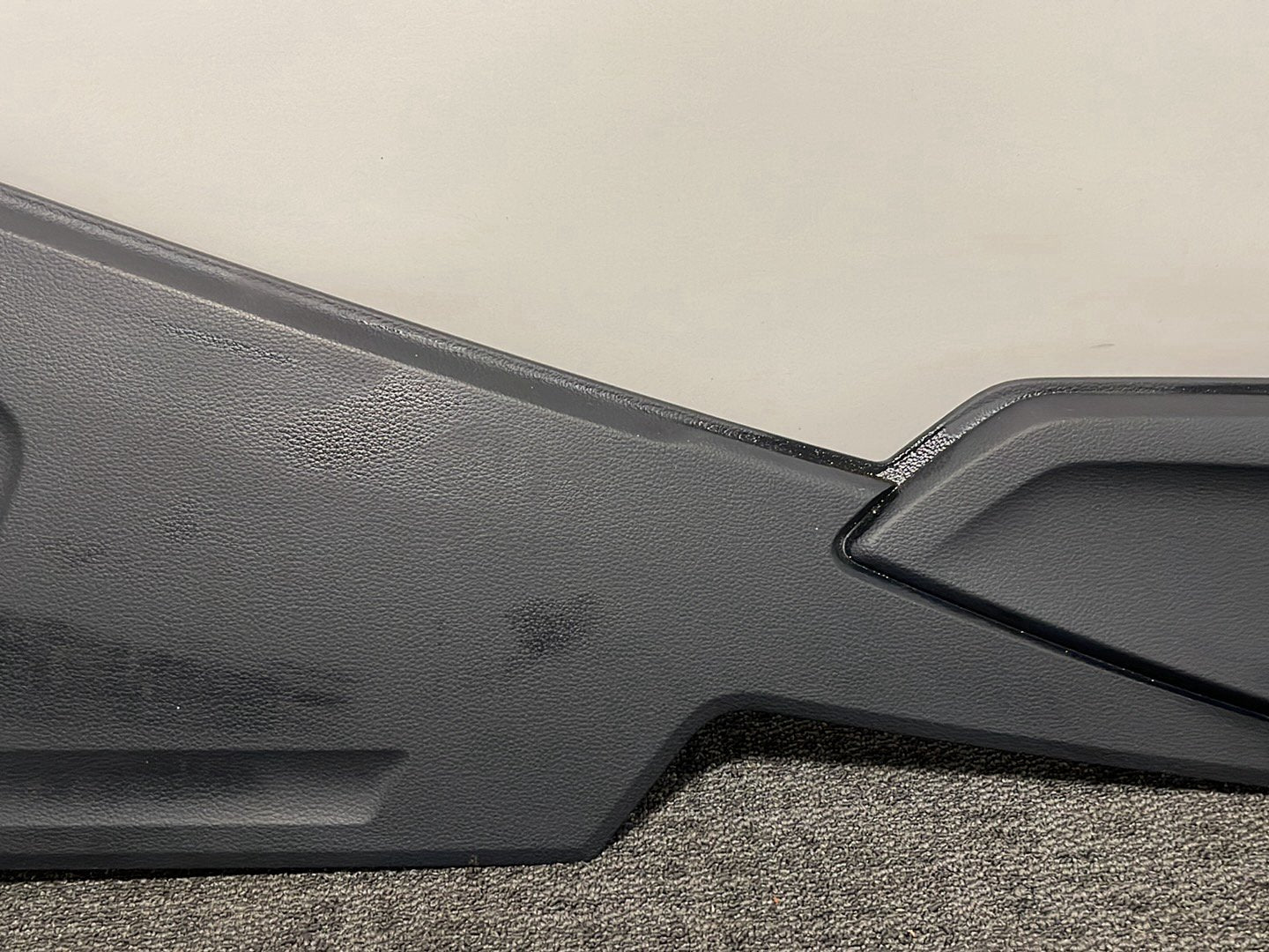 Audi Q7 4M Genuine Right O/S Driver Centre Console Side Trim 4M0863306