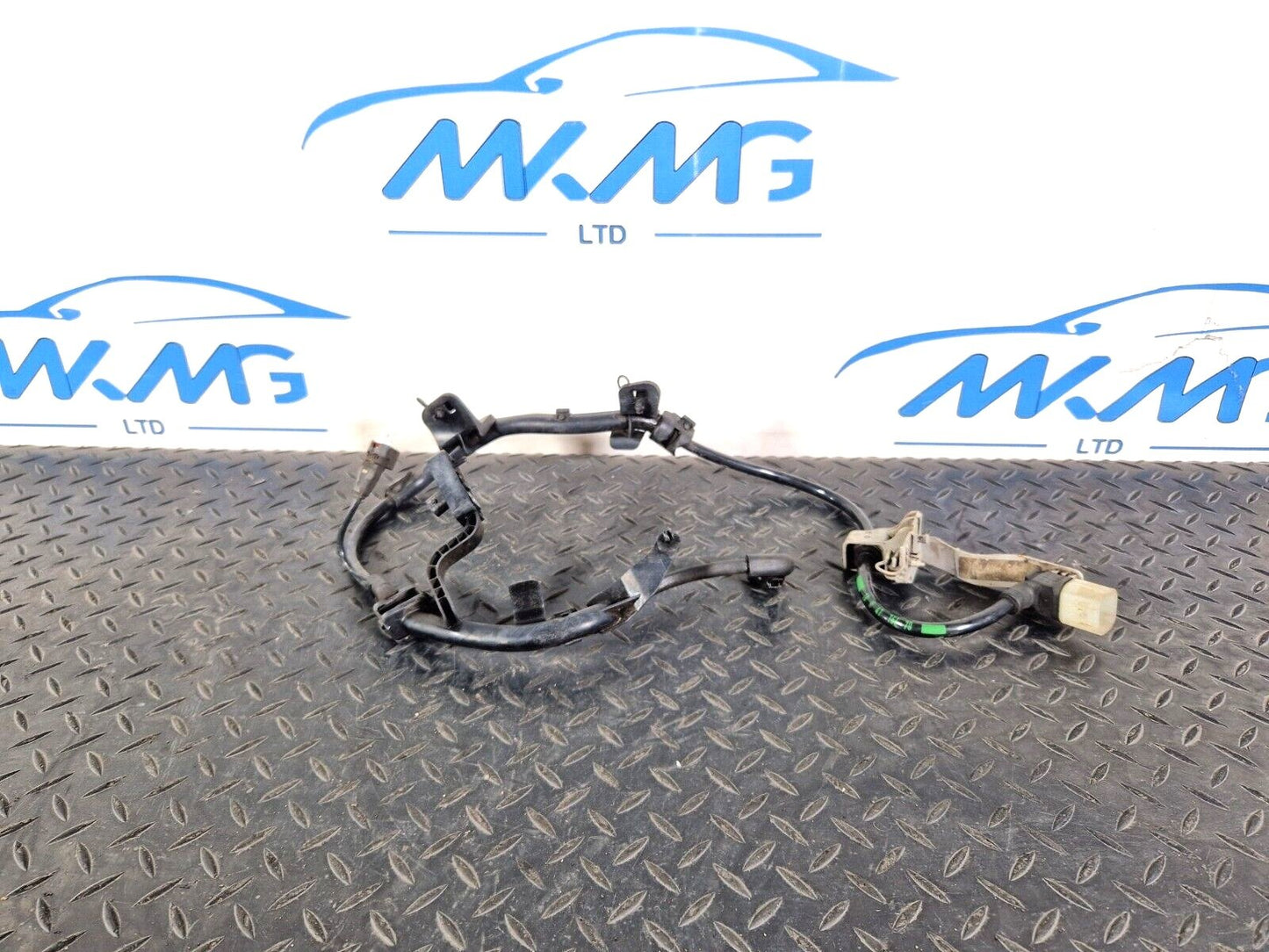 19-ON MERCEDES BENZ B CLASS W247 REAR RPM SPEED SENSOR WIRE HARNESS A2475400600