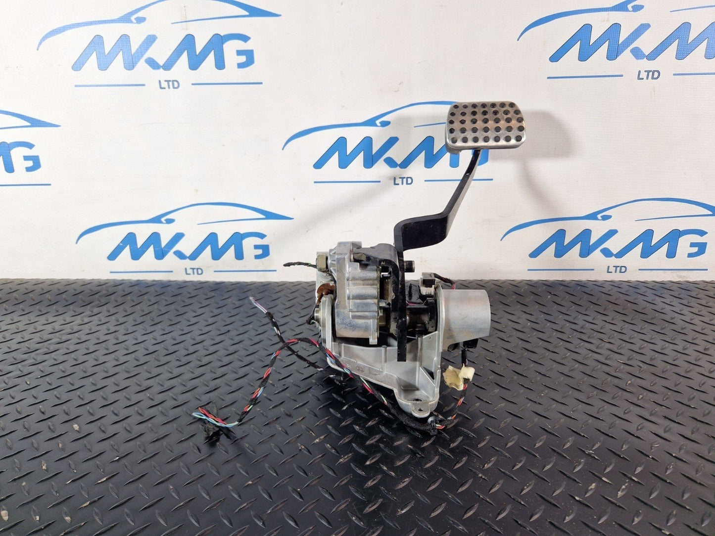 16-19 MERCEDES BENZ GLE W166 BRAKE PEDAL ASSEMBLY A1662901901 A1662901501