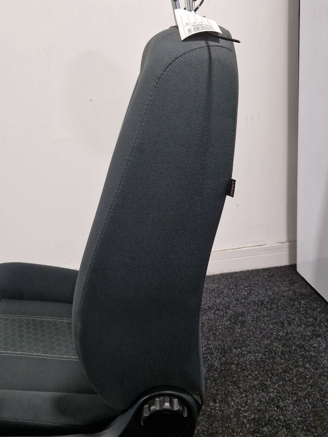 Ford Fiesta MK7 (B299) Hatchback Left Front Seat