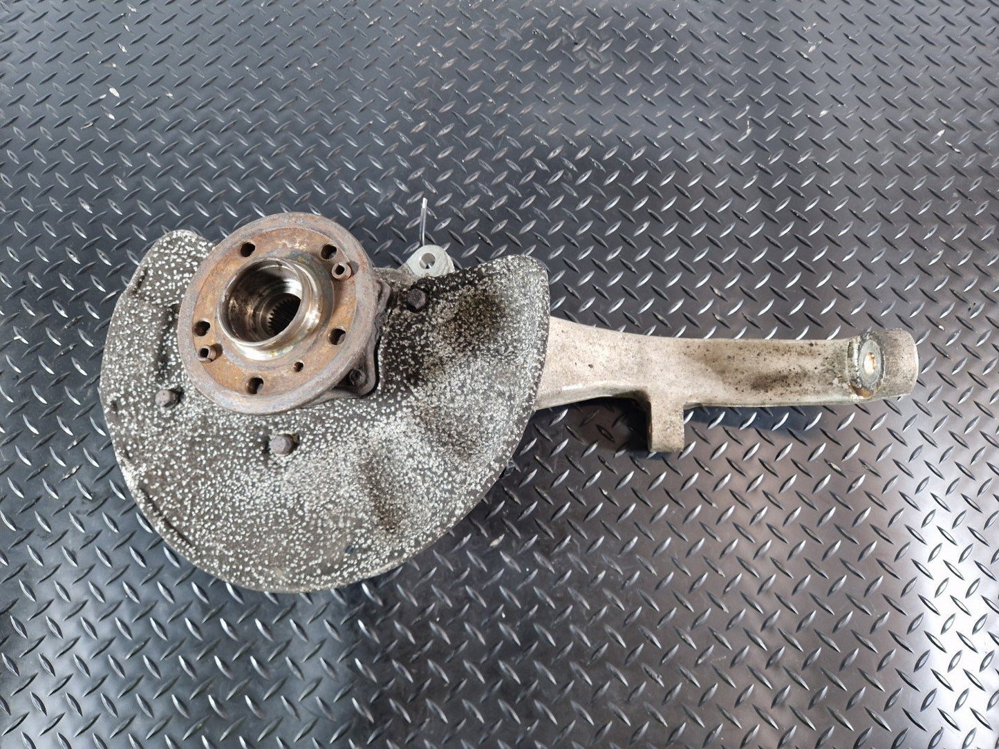 11-19 MERCEDES BENZ ML W166 FRONT RIGHT O/S WHEEL HUB & BEARING A1663301020