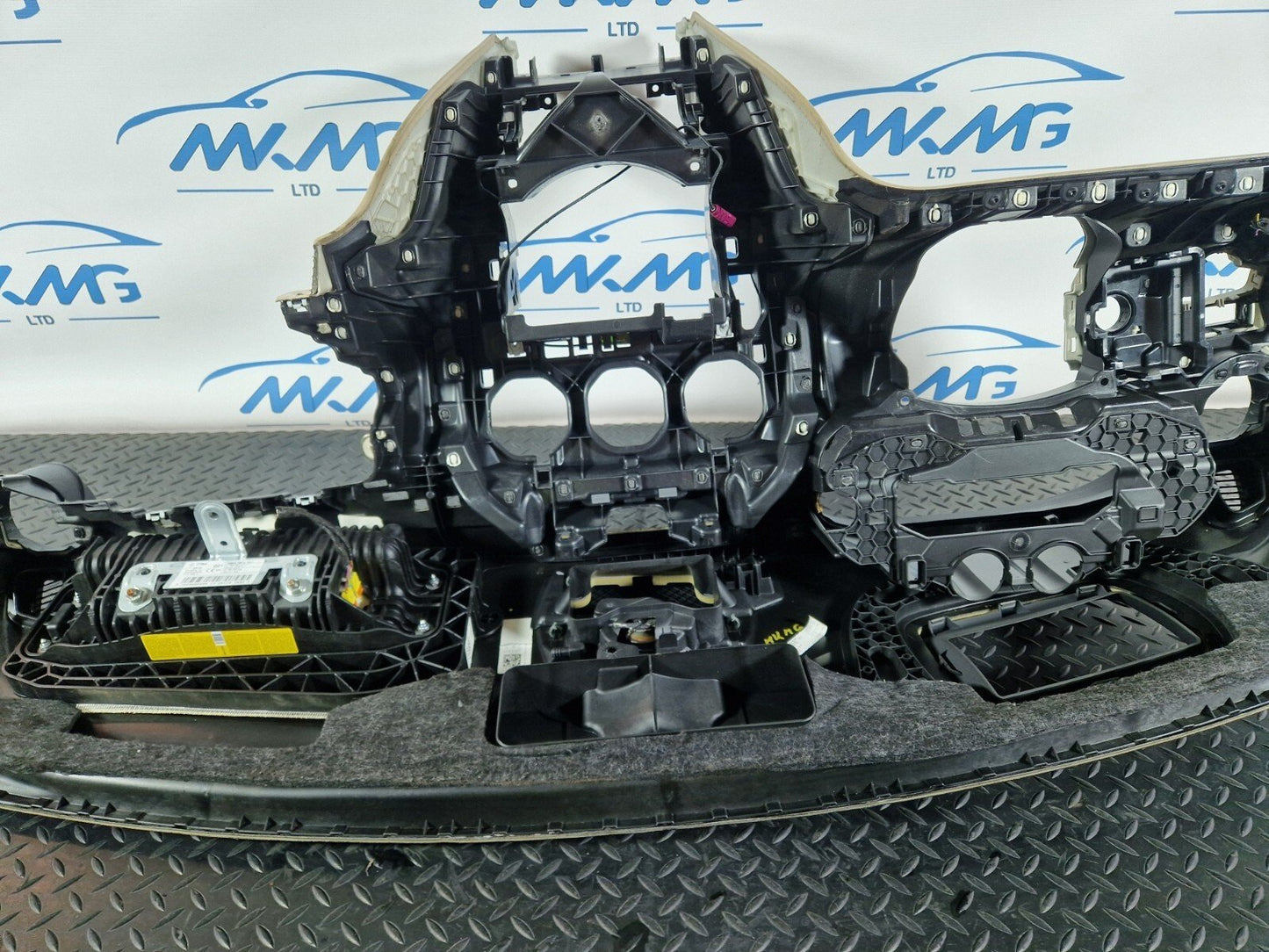 14-21 MERCEDES-BENZ C-CLASS C250D W205 DASHBOARD ASSEMBLY & A!R BAG A2056803887