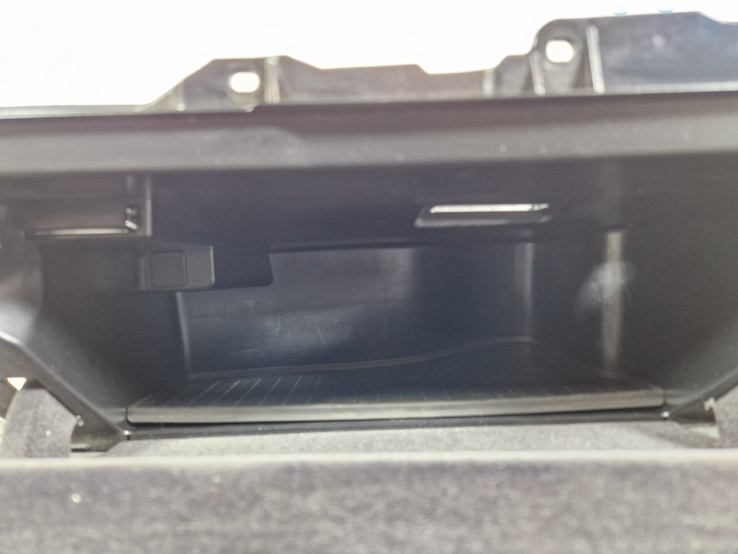 BMW 118i F22 Genuine Glove Box 9227250