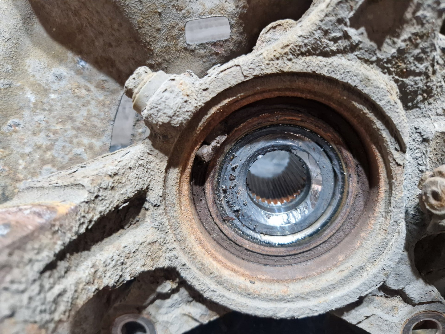 Honda Civic MK9 (FK27) Hatchback 2.2L Diesel Genuine Front Right Wheel Hub