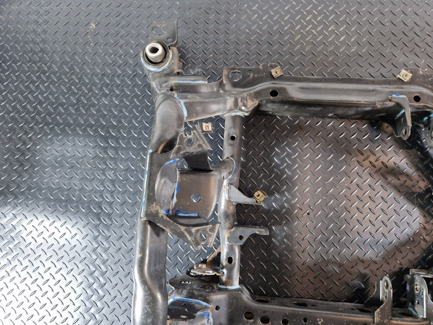 11-19 MERCEDES BENZ ML W166 GENUINE FRONT SUBFRAME A1663302000