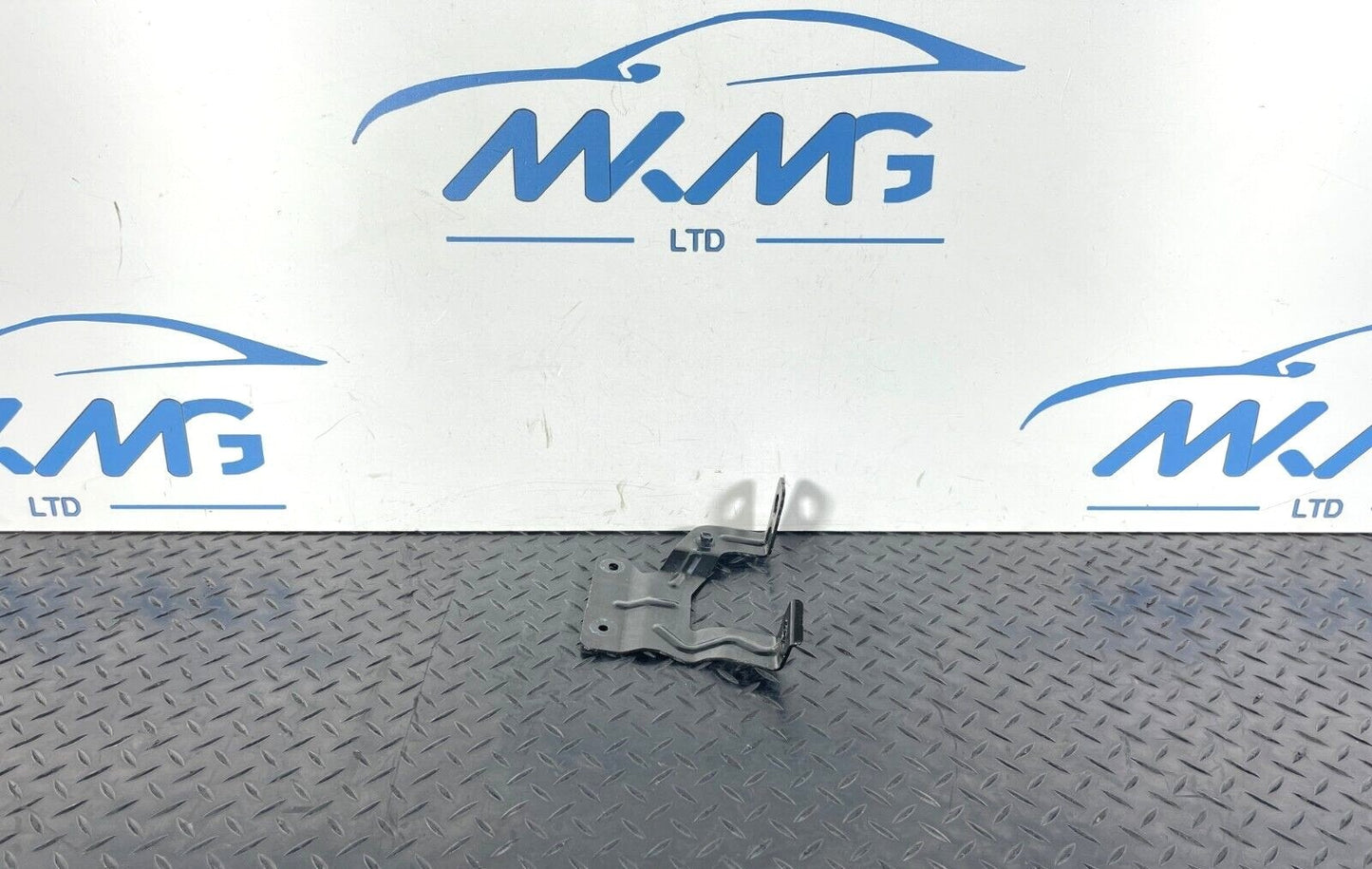 16-19 AUDI A4 B9 AVANT GENUINE EXPANSION COLLANT TANK BRACKET 8W0121232F