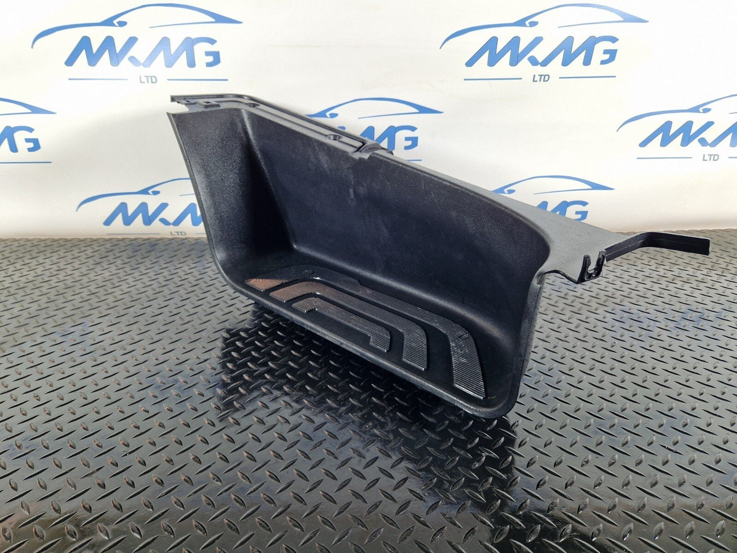 18-ON MERCEDES BENZ SPRINTER W907 SIDE STEP TRIM LEFT SIDE A9106860100