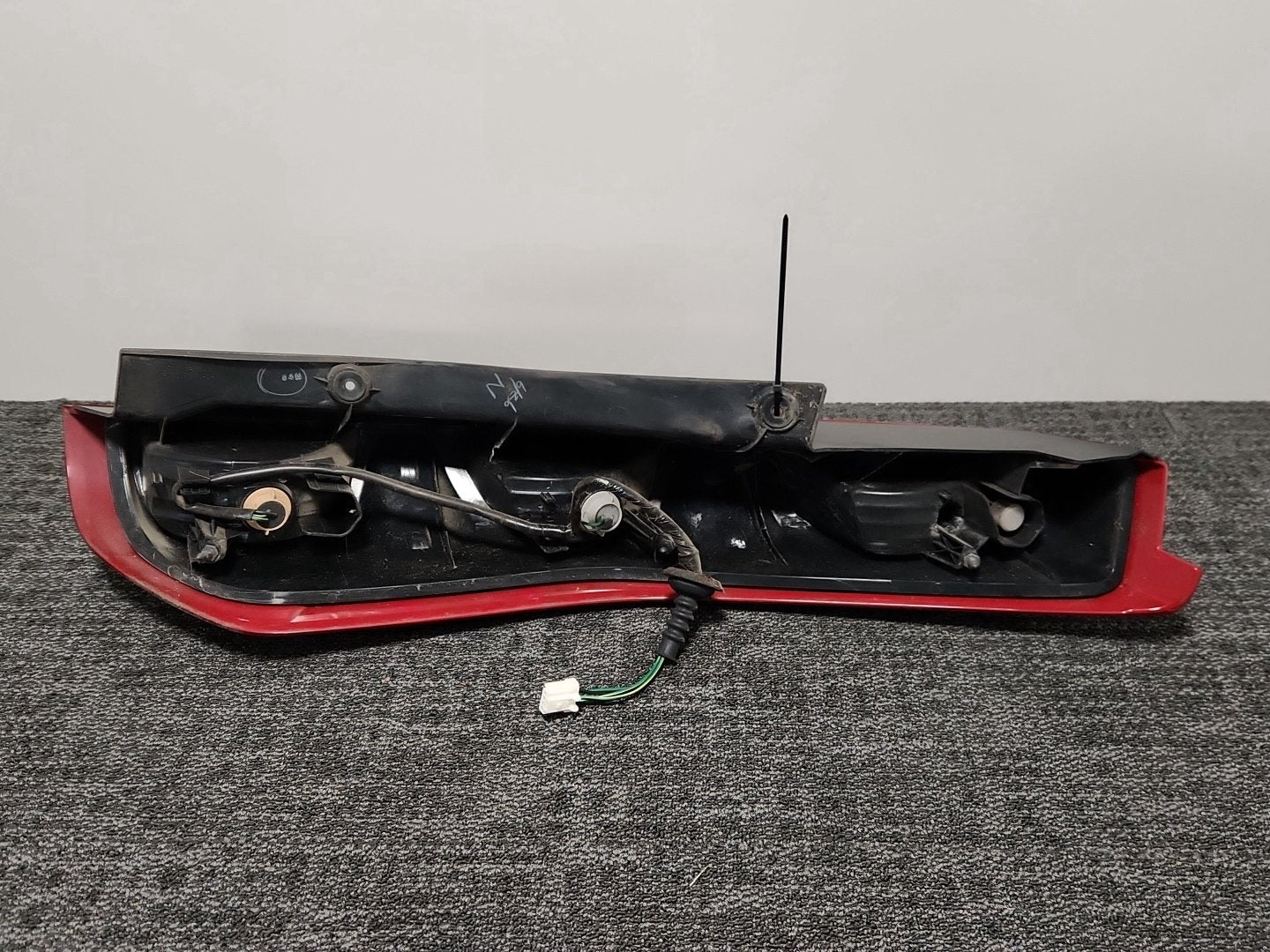 2010 Nissan X-Trail MK2 (T31) Genuine Rear Left N/S Passenger Tail Light