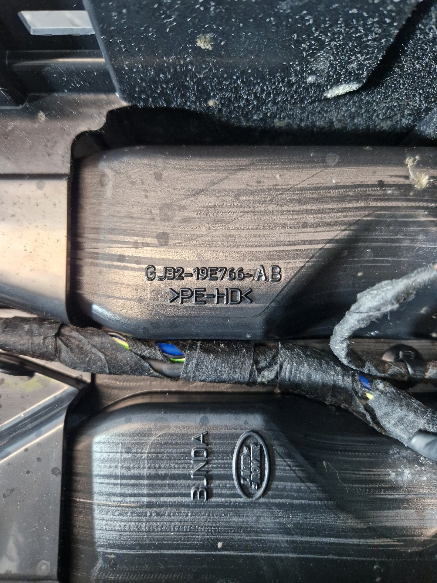 Land Rover Range Rover Evoque L538 Center Console Base GJ32045J40AA GJ3219E766AB