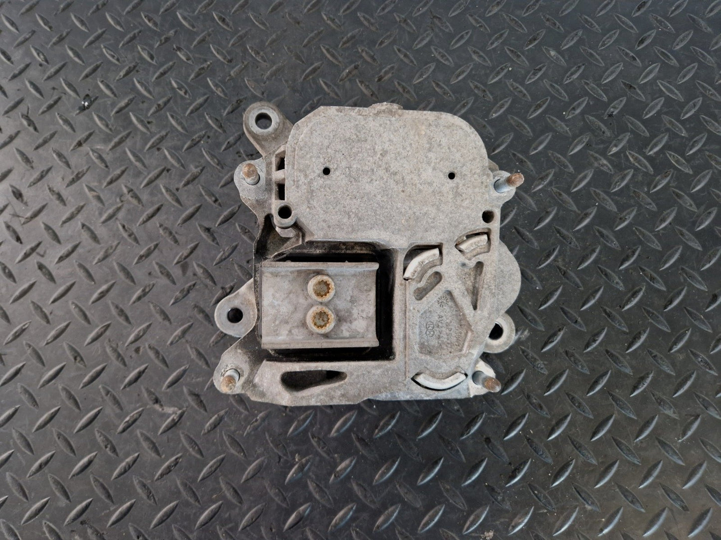 16-20 AUDI Q7 4M 3.0 DIESEL CRTC GENUINE GEARBOX MOUNT 4M0399153M