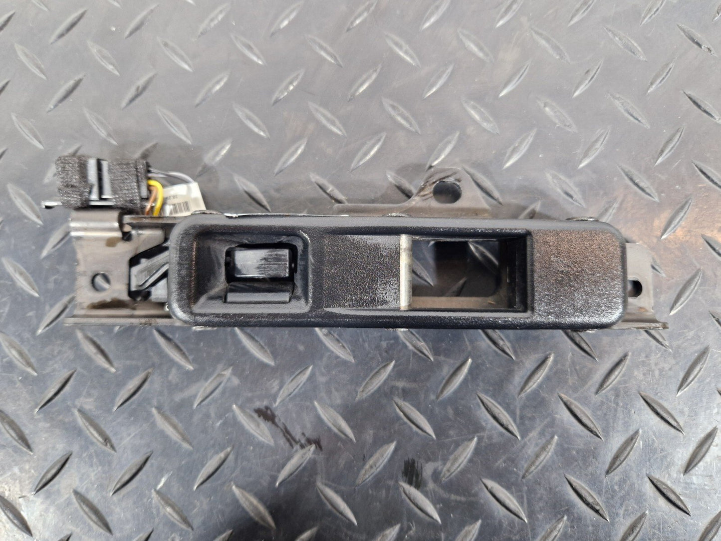 16-24 AUDI A5 F5 CONVERTIBLE GENUINE RIGHT ROOF CLOSING CATCH LOCK 8W7871444A