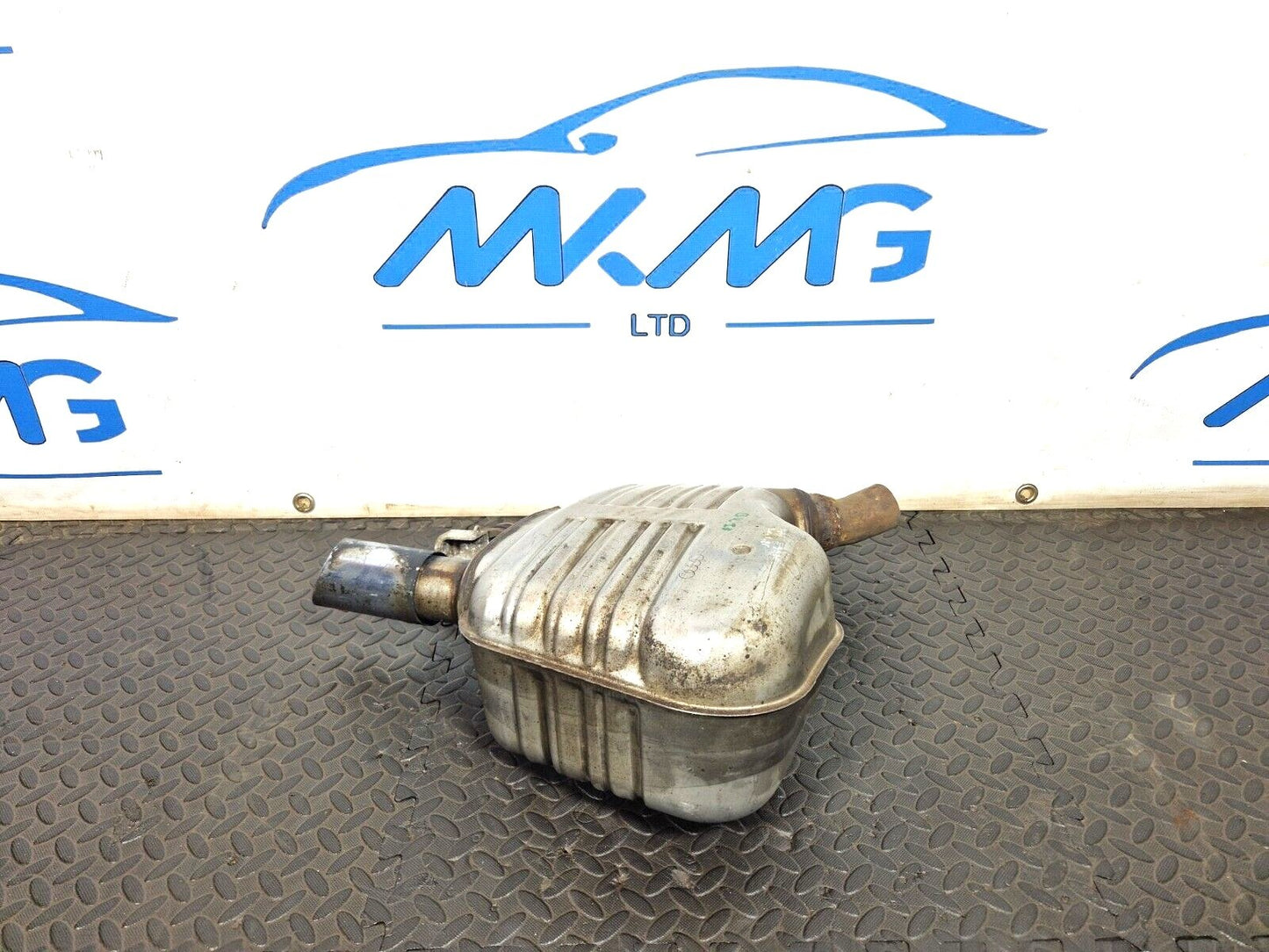 16-ON AUDI B9 REAR EXHAUST MUFFLER SILENCER 8K0253611K BY32021417CZ
