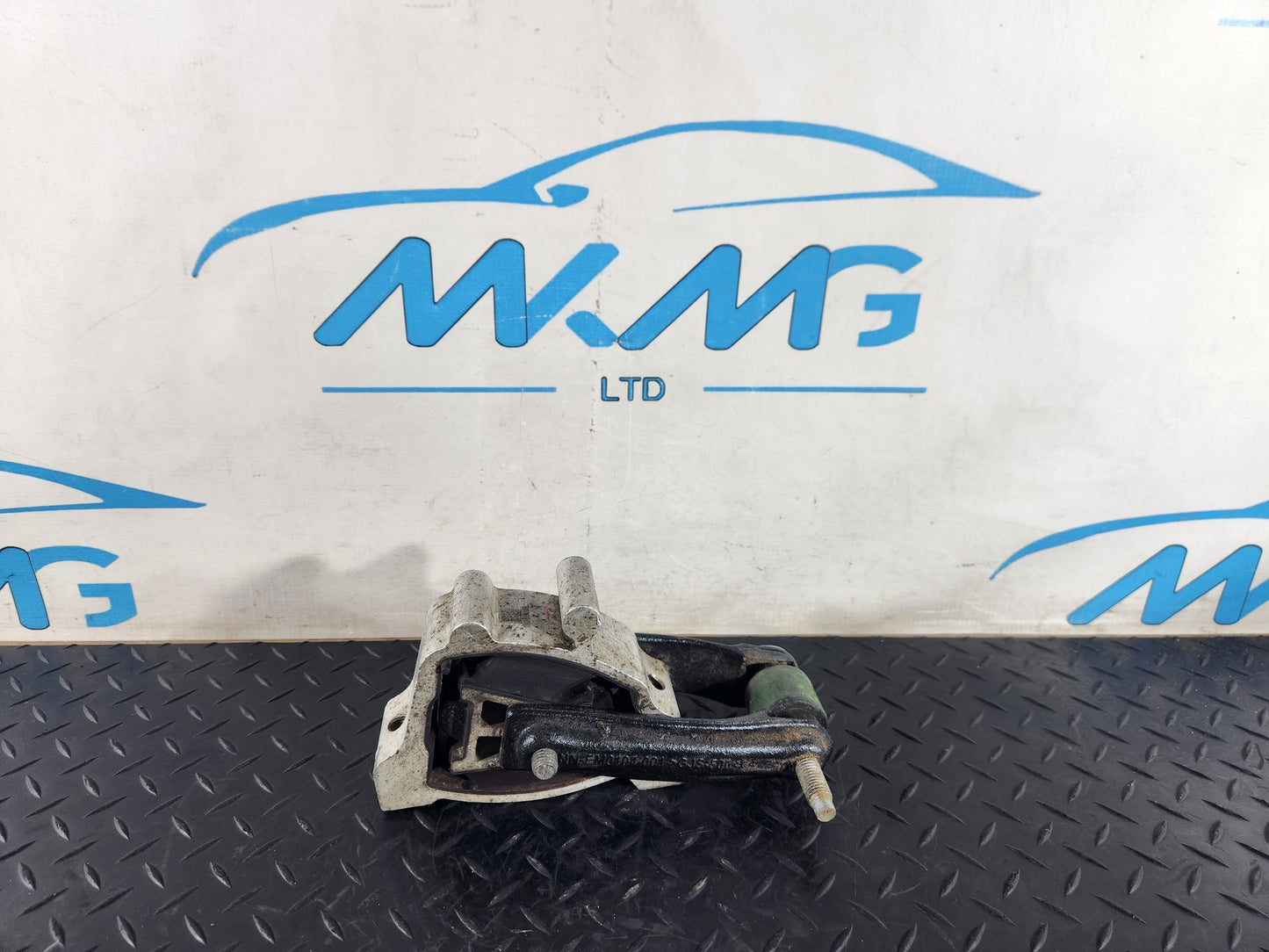 Land Rover Range Rover Evoque L551 Right O/S Engine Mount L8D2-6P082-BD
