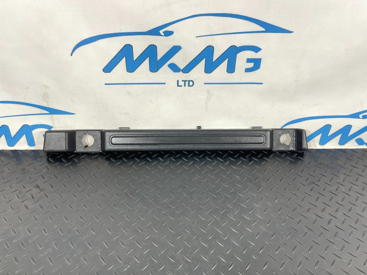2019-ON  LAND ROVER DISCOVERY L550 O/S DRIVER SIDE BOOT TRIM FK7246066B