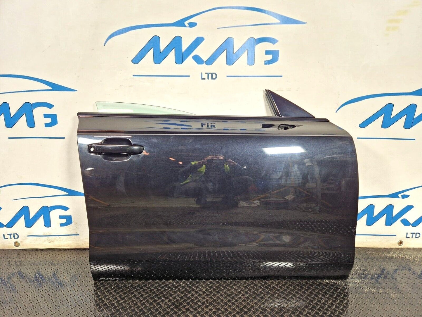 10-18 AUDI A7 4G S-LINE GENUINE FRONT RIGHT O/S COMPLETE DOOR IN BLACK L8Z9Y