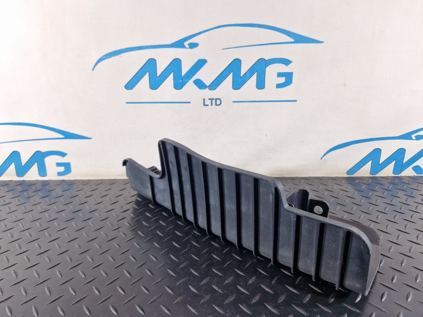 16-23 AUDI A5 F5 S-LINE GENUINE REAR LEFT N/S/R CONTROL ARM COVER 8W0505415E