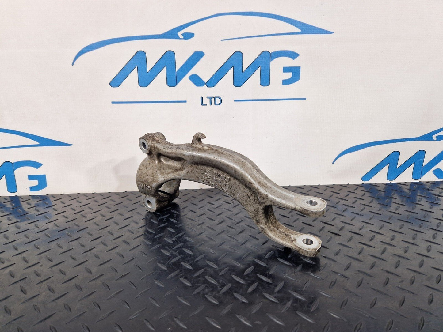 16-19 AUDI A4 B9 FRONT LEFT SIDE SUSPENSION STRUT BRACKET 8W0413037