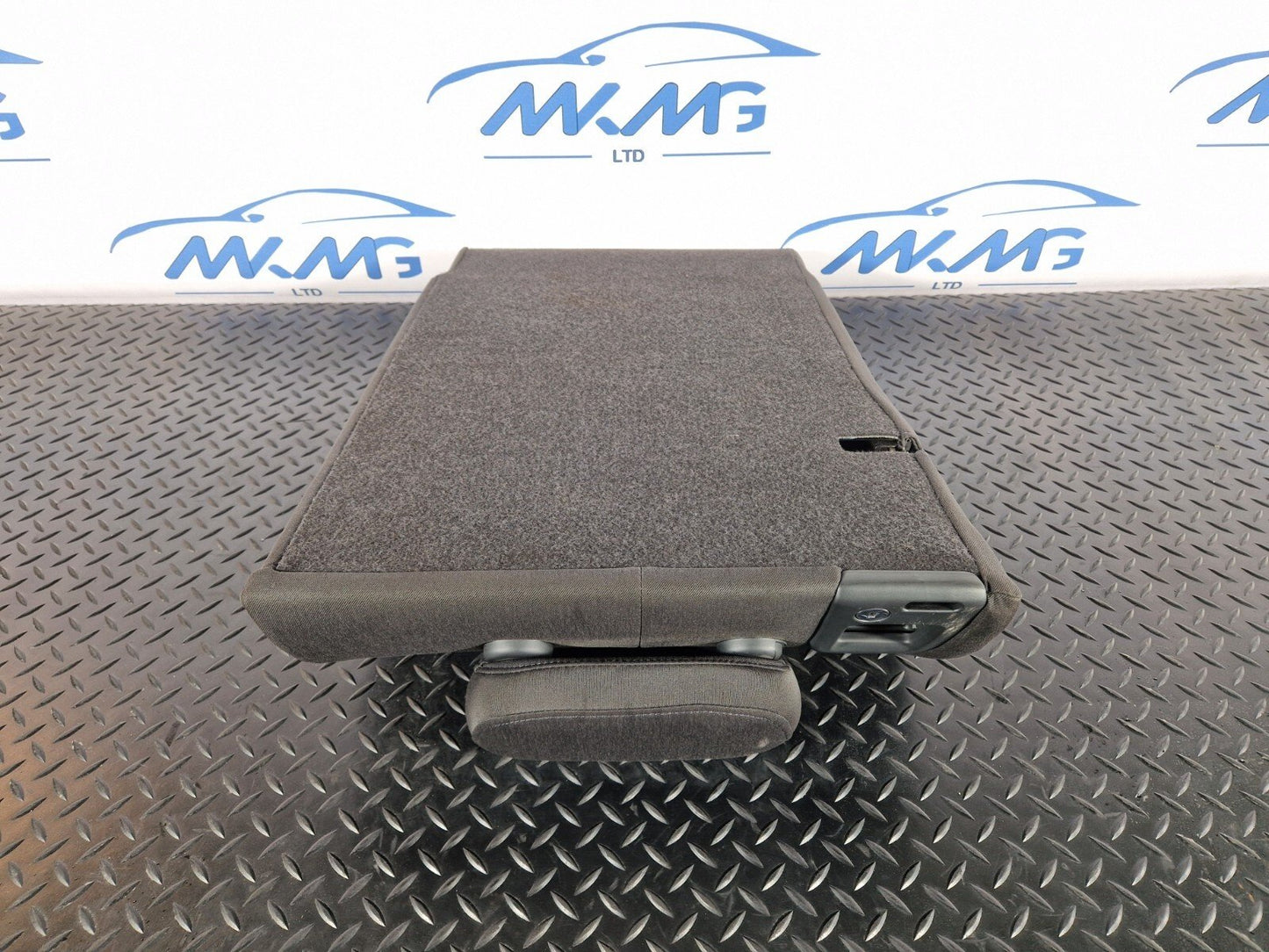 16-19 AUDI A4 B9 SALOON REAR LEFT N/S/R CLOTH SEAT BACKREST WITH HEADREST