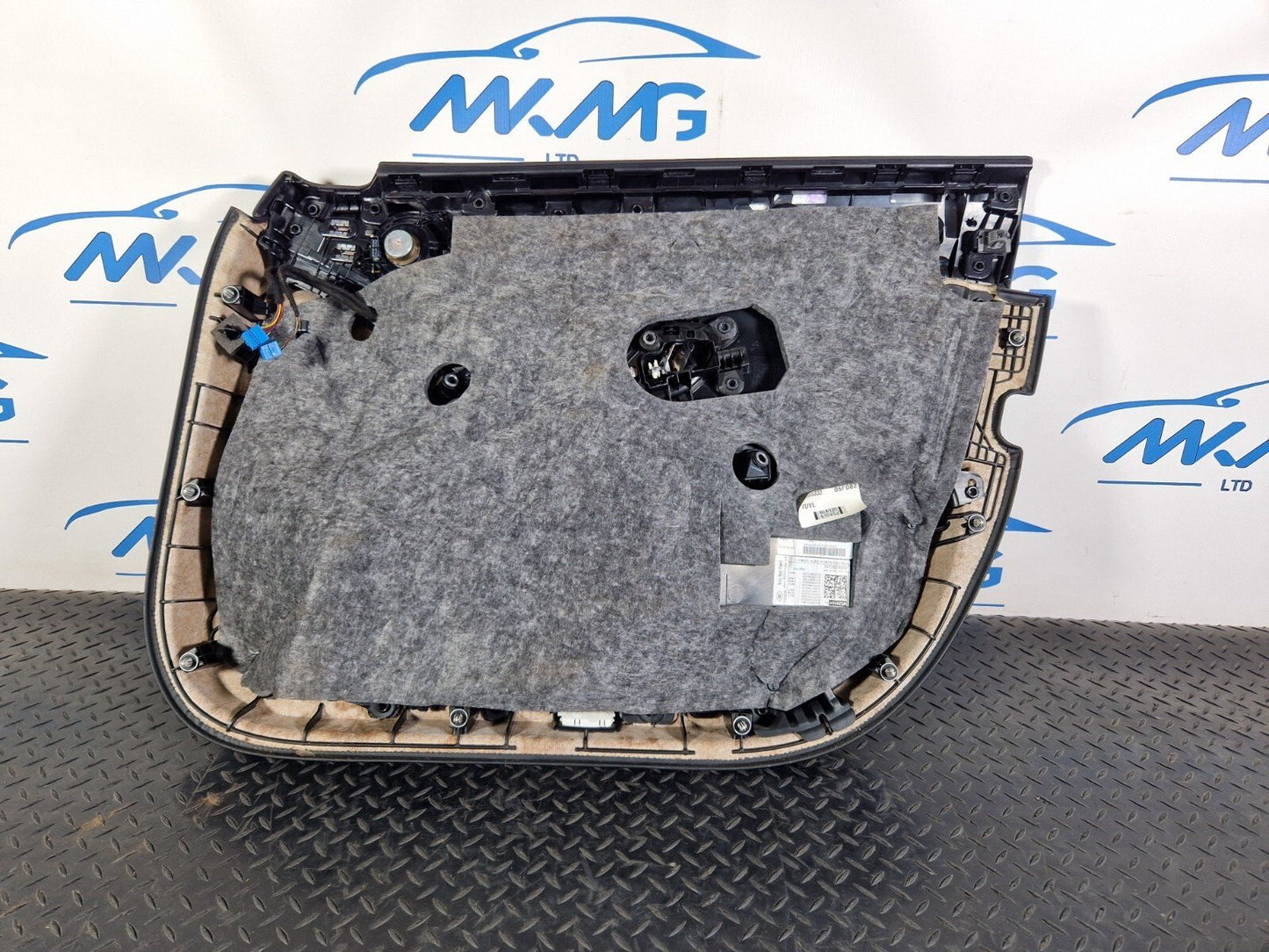 14-21 MERCEDES BENZ C300h W205 FRONT PASSENGER SIDE DOOR PANEL A2055400010