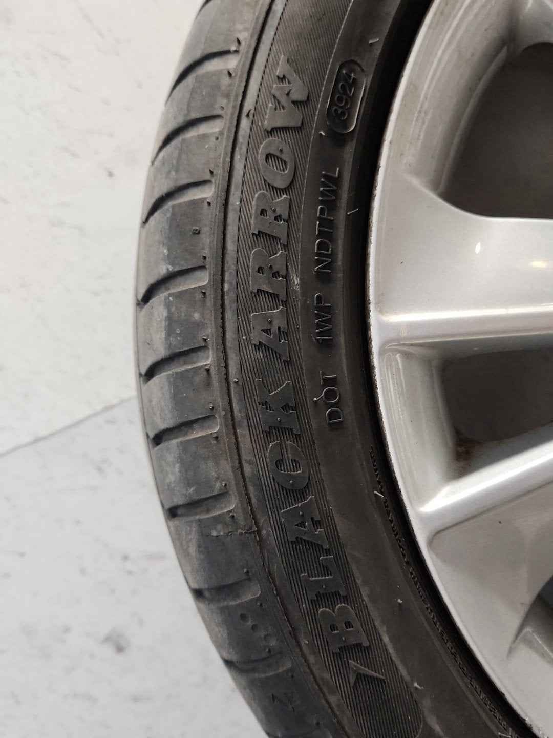2009 BMW 116d E87 17" Alloy Wheel with Tyre 225/45/17 ~4mm 6775621