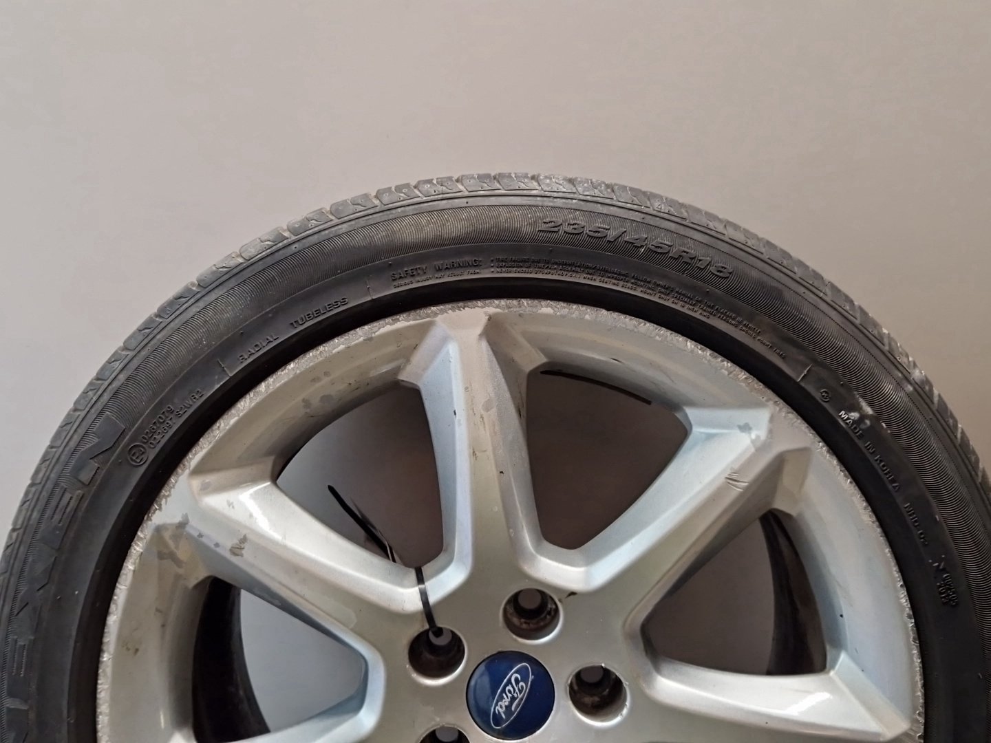 Ford Grand C-Max MK2 (C344) 18" Alloy Wheel and Tyre 235/45/18 ~6mm AM5J-1007-BC