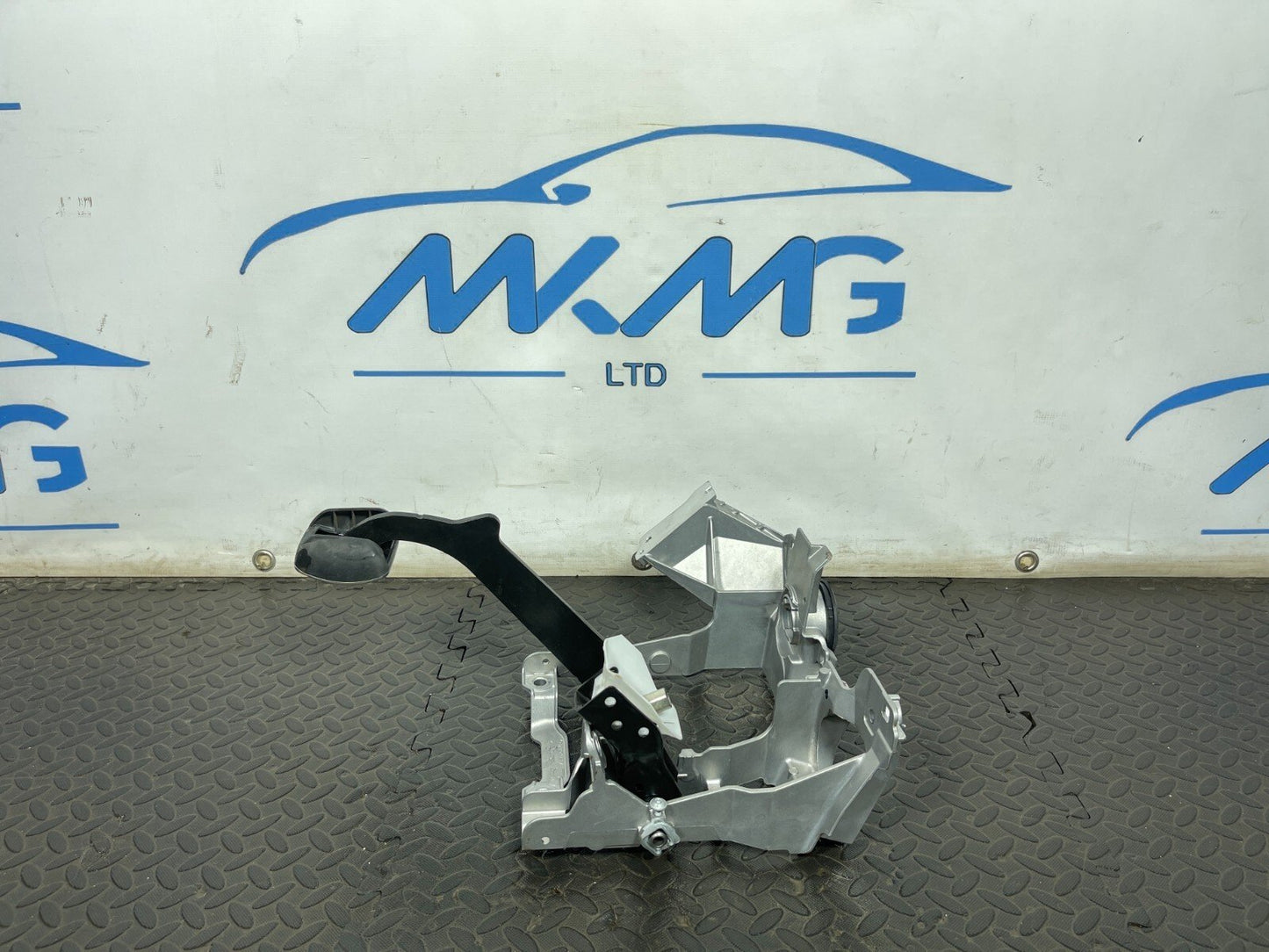 16-19 AUDI A4 B9 BRAKE PEDAL ASSEMBLY 8W2723140A