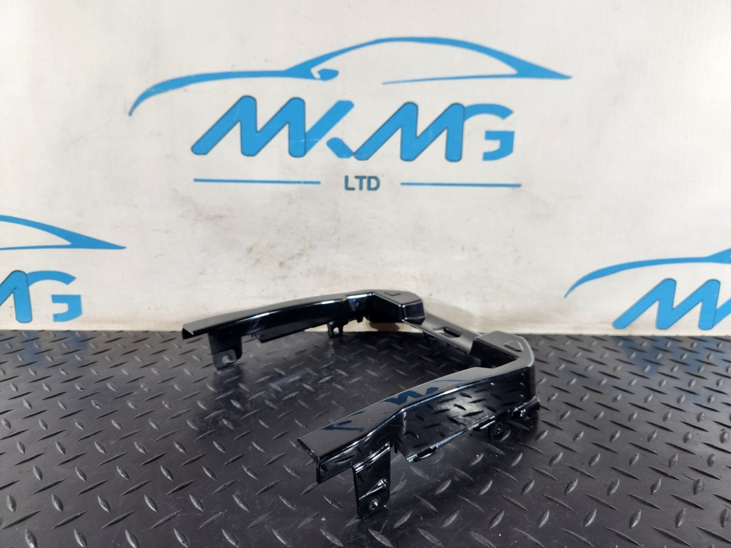 13-23 RANGE ROVER SPORT L494 CENTRE CONSOLE ARMREST SURROUND TRIM DPLA-15D100-BD